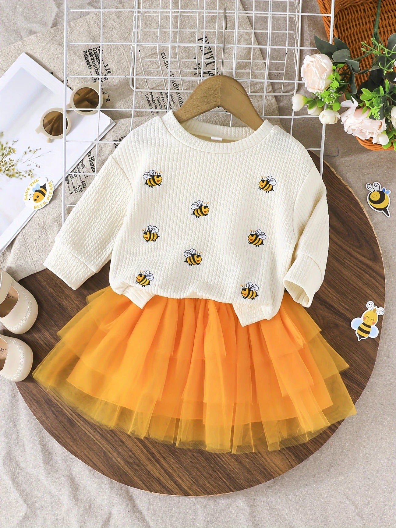 Vestido Manga Larga con Abeja